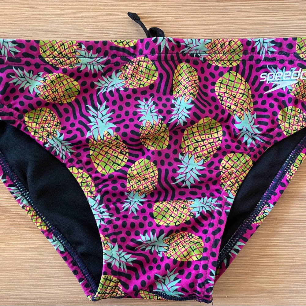 Men’s Speedo size 28 pineapple 🍍print suit worn once